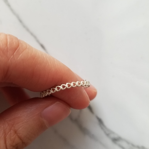 Silver Textured Heart Band (6 US) - Picture 2 of 4